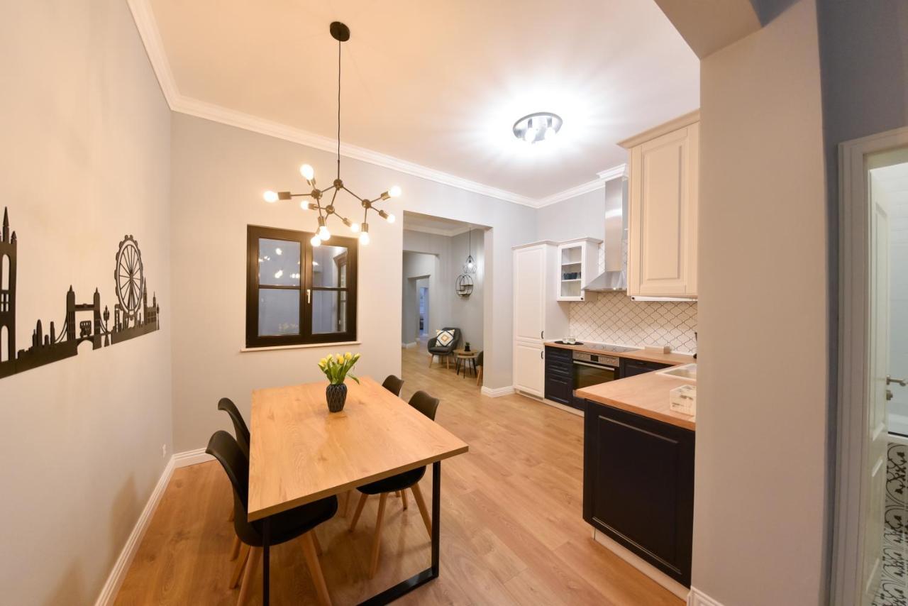 Victoria'S Old Town Deluxe Apartment (Adults Only) Temesvár Kültér fotó