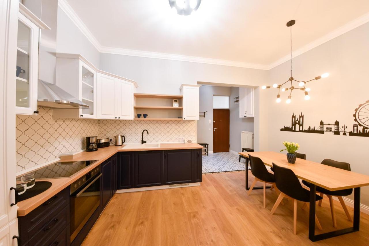 Victoria'S Old Town Deluxe Apartment (Adults Only) Temesvár Kültér fotó